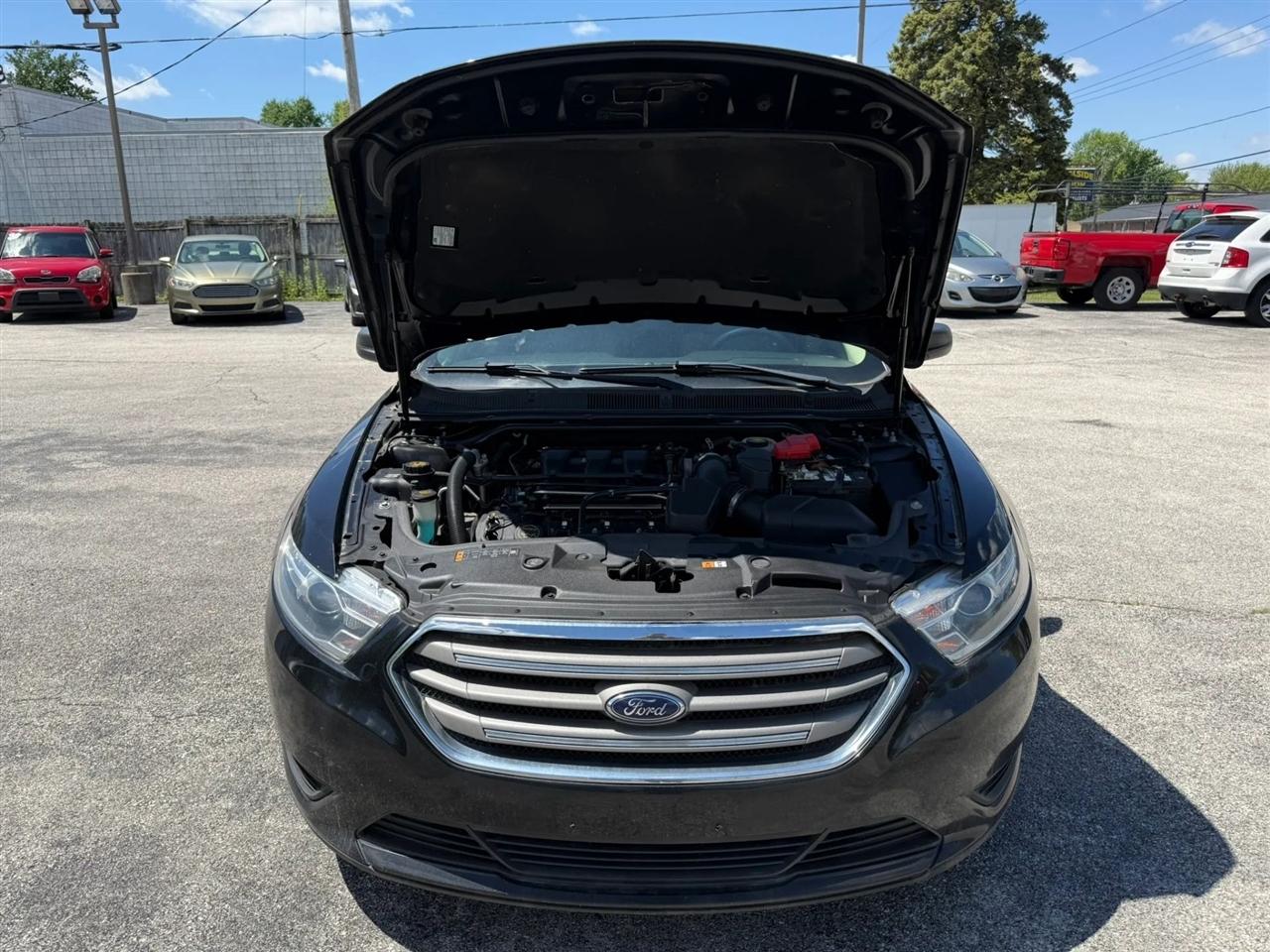 Ford Taurus SE FWD 2018