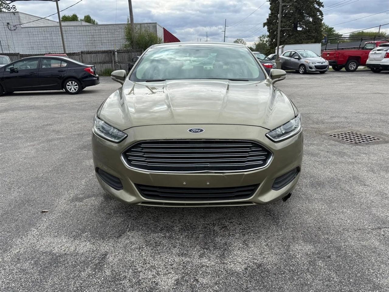 Ford Fusion SE 2013