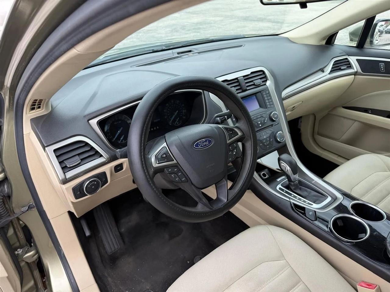Ford Fusion SE 2013