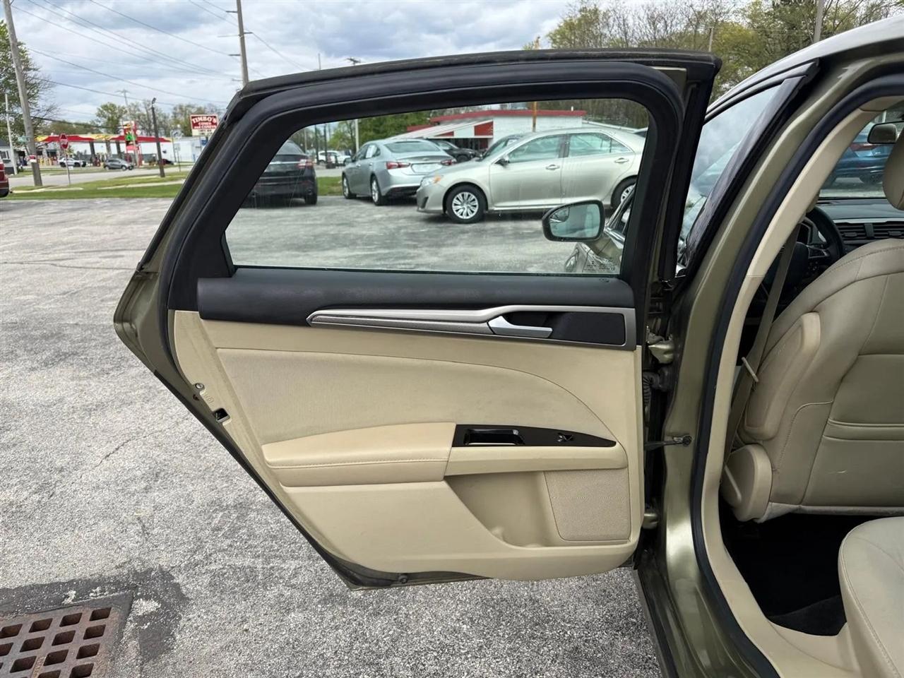 Ford Fusion SE 2013