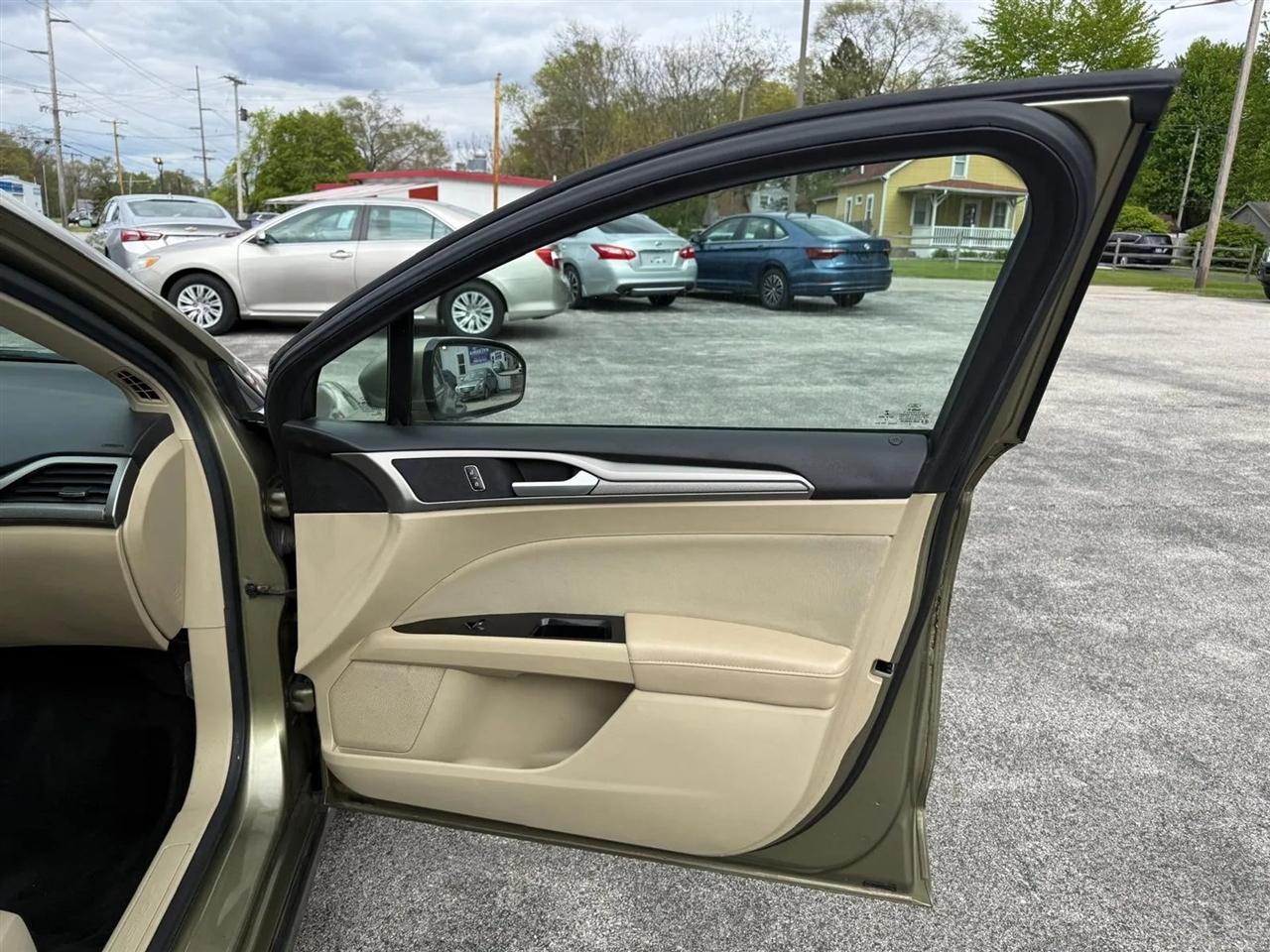Ford Fusion SE 2013