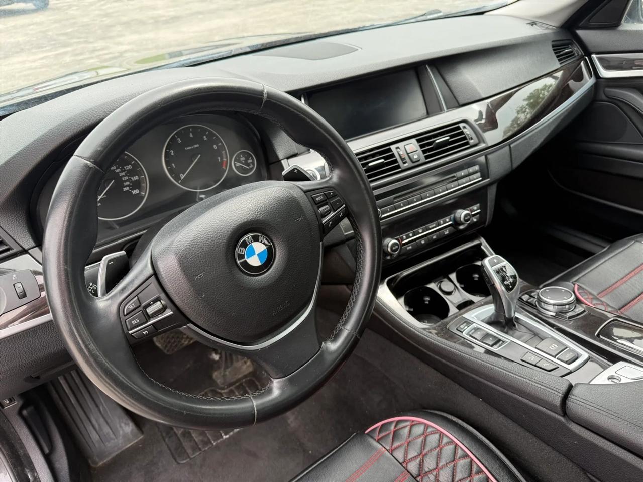 BMW 5-Series 528i xDrive 2016