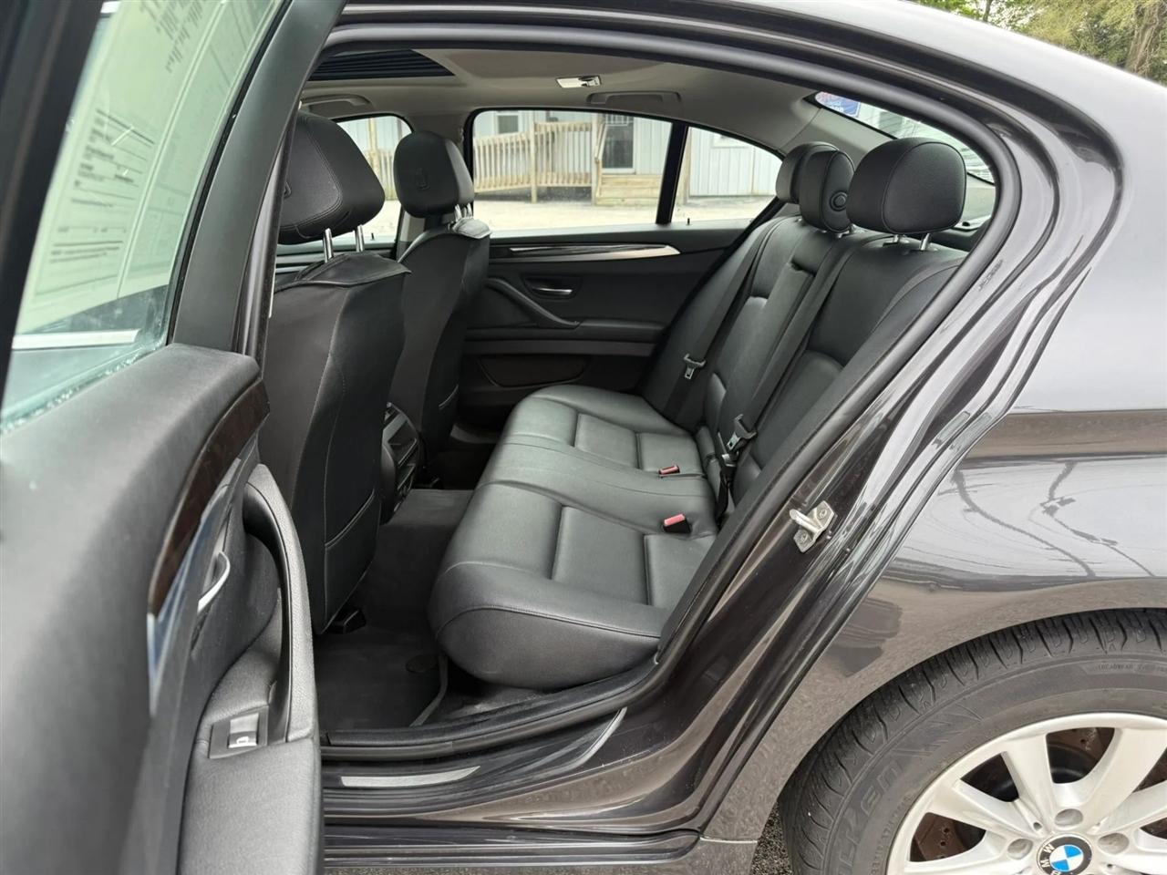 BMW 5-Series 528i xDrive 2016