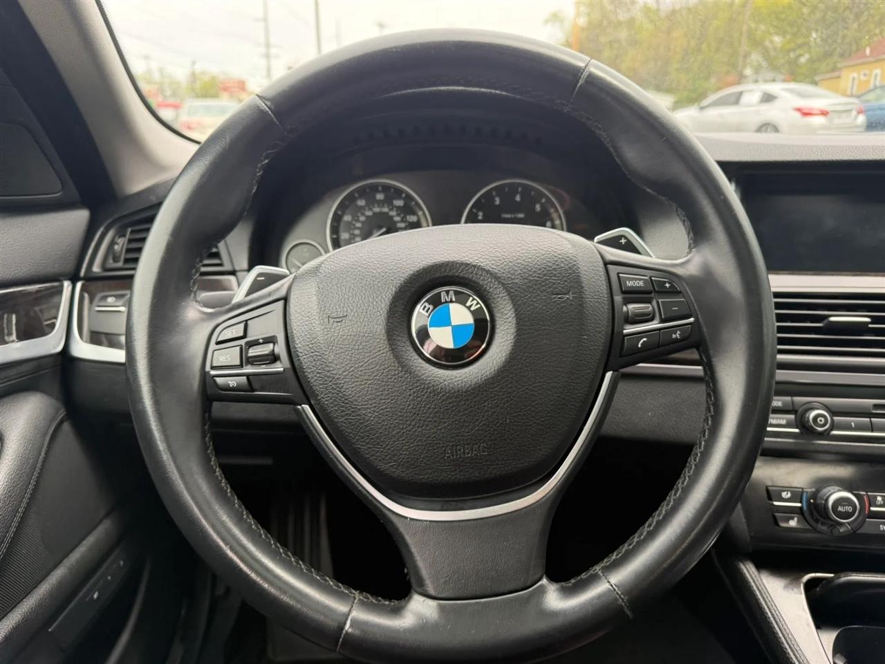 BMW 5-Series 528i xDrive 2016