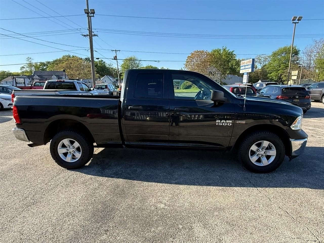 RAM 1500 Tradesman Quad Cab 4WD 2016