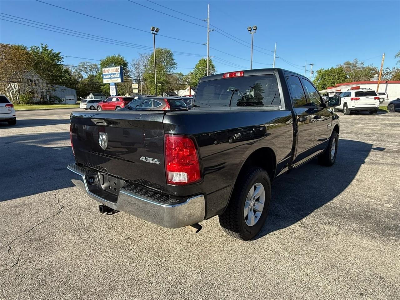 RAM 1500 Tradesman Quad Cab 4WD 2016