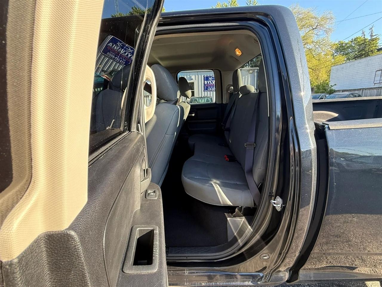 RAM 1500 Tradesman Quad Cab 4WD 2016