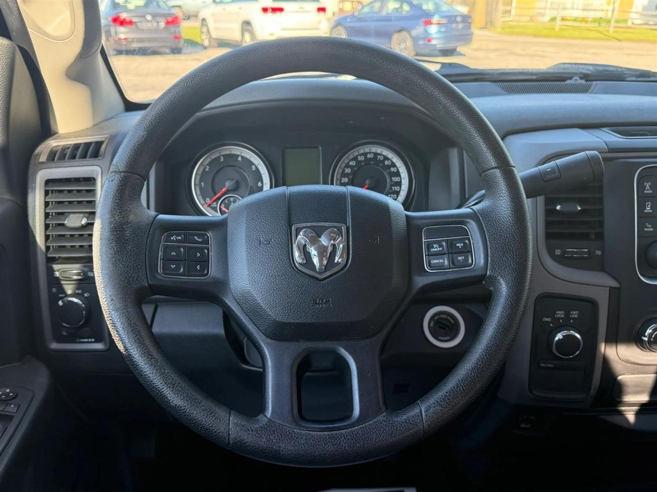 RAM 1500 Tradesman Quad Cab 4WD 2016