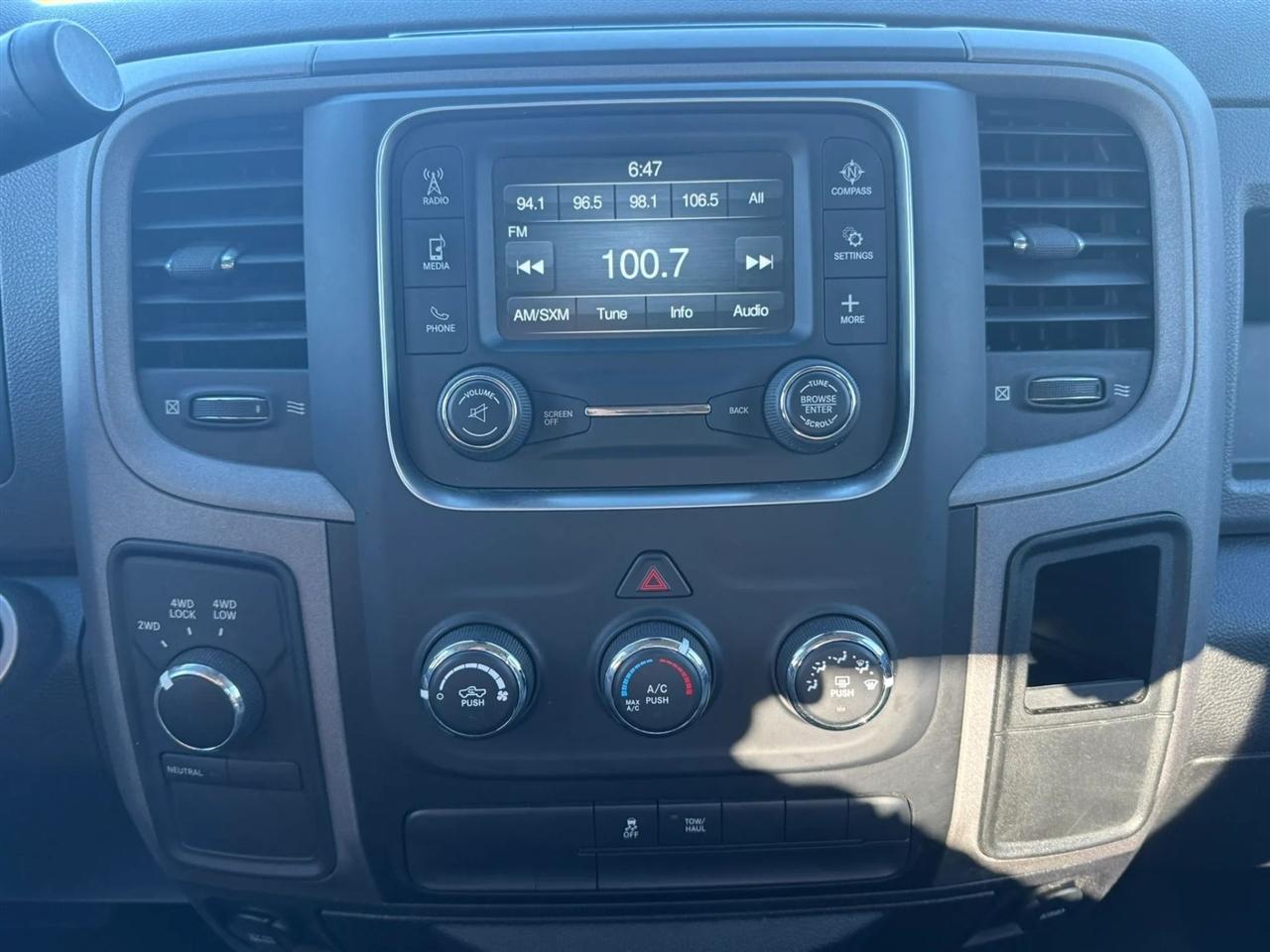 RAM 1500 Tradesman Quad Cab 4WD 2016