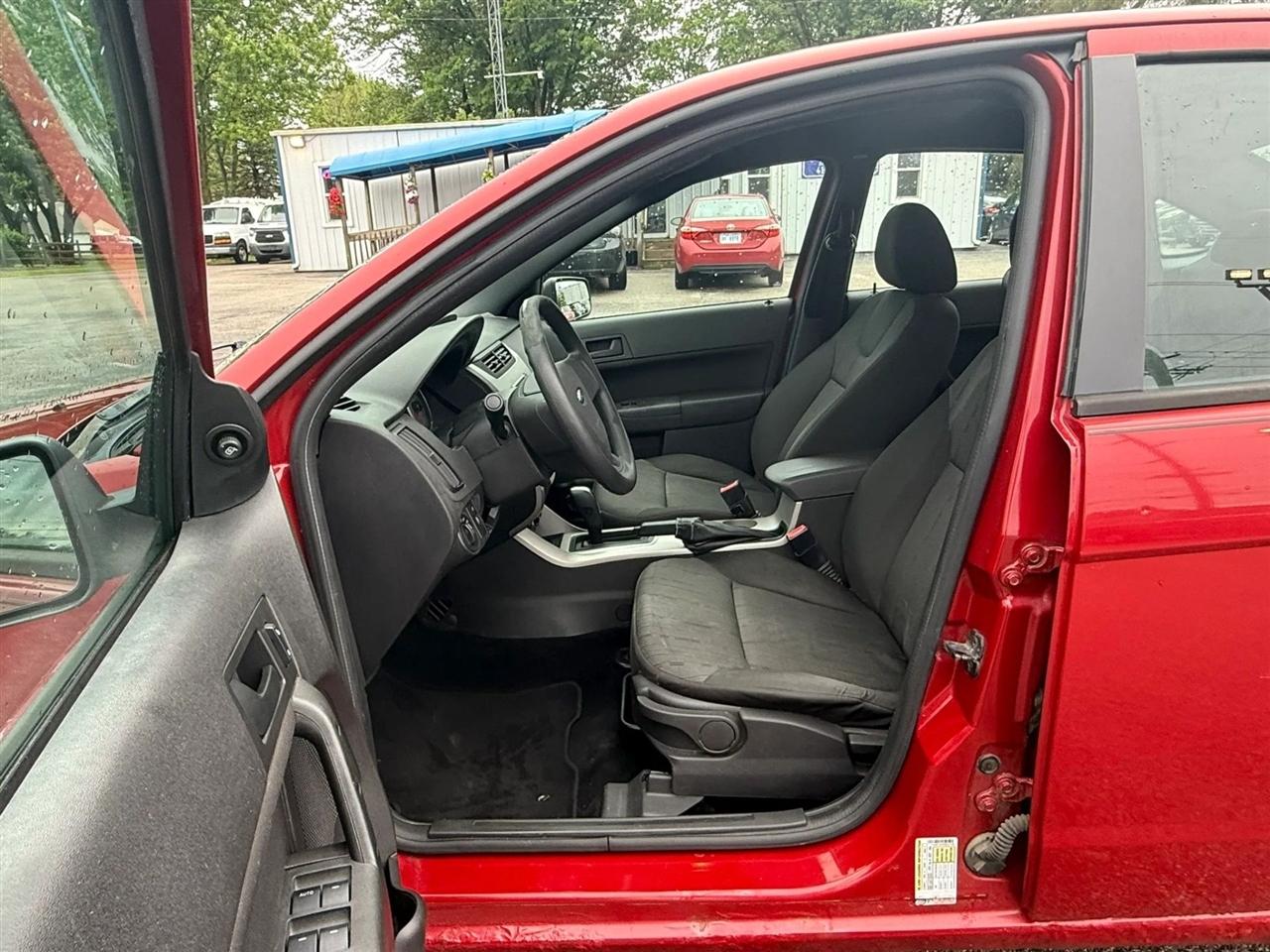 Ford Focus SE Sedan 2009
