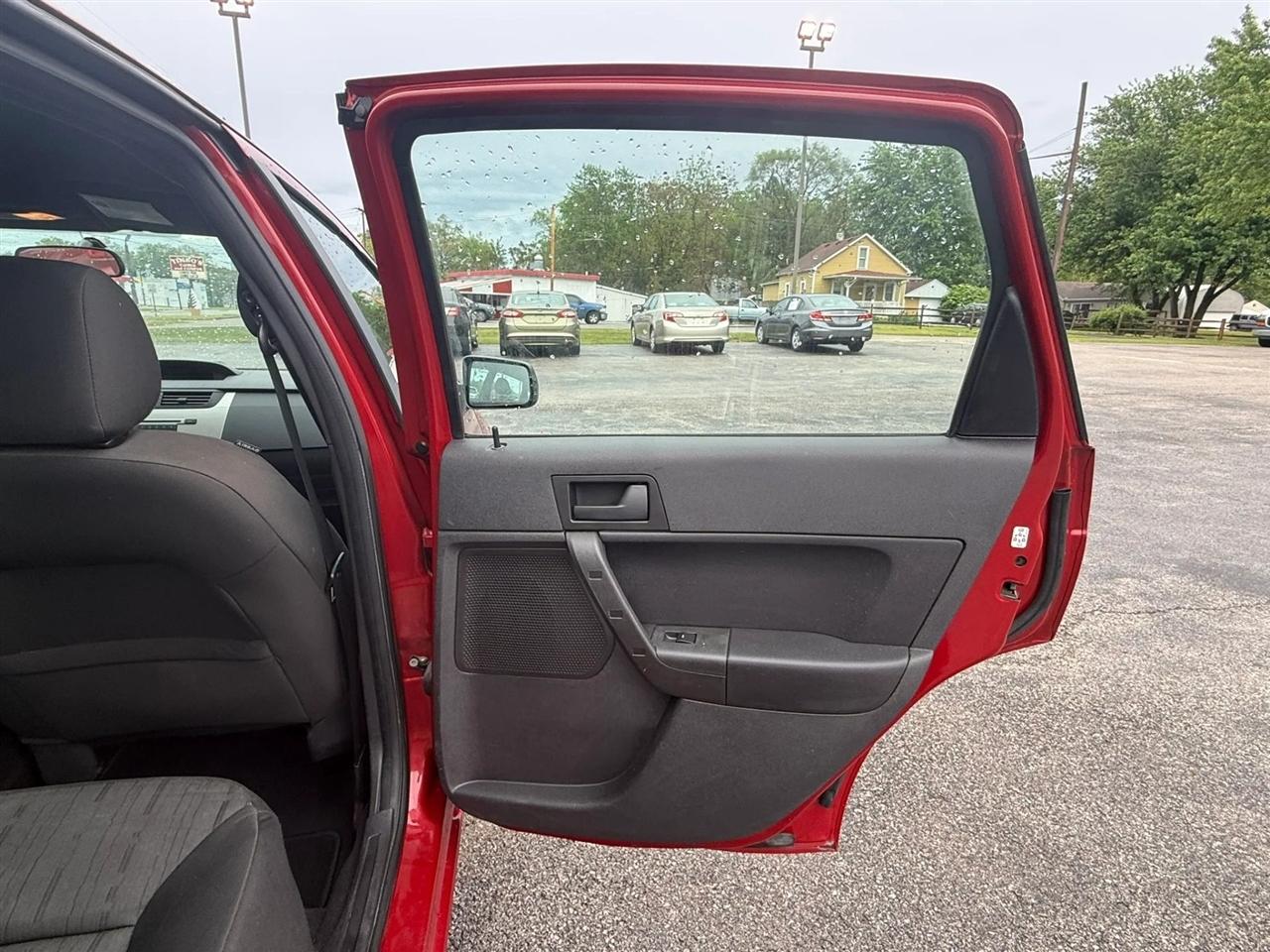 Ford Focus SE Sedan 2009