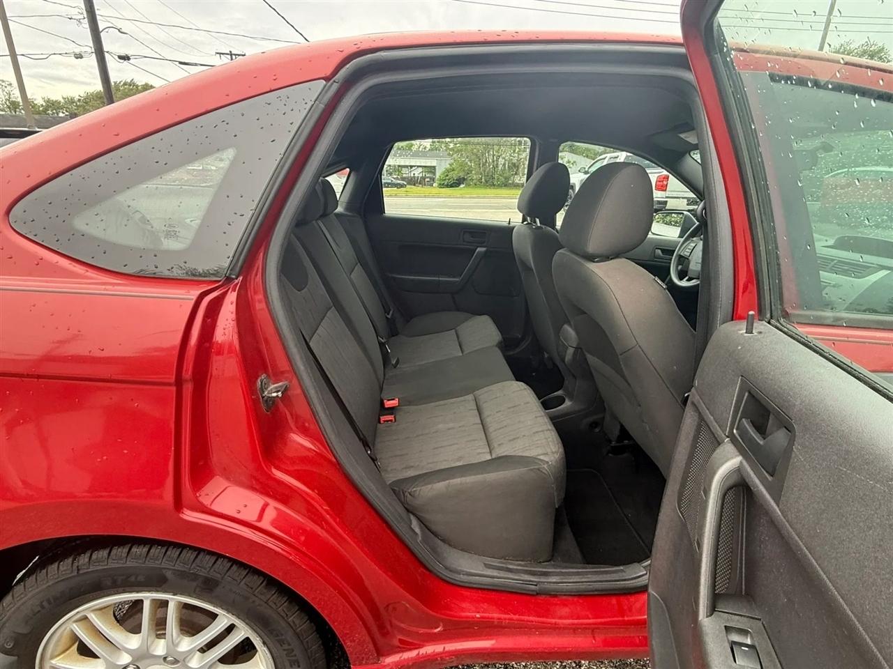 Ford Focus SE Sedan 2009