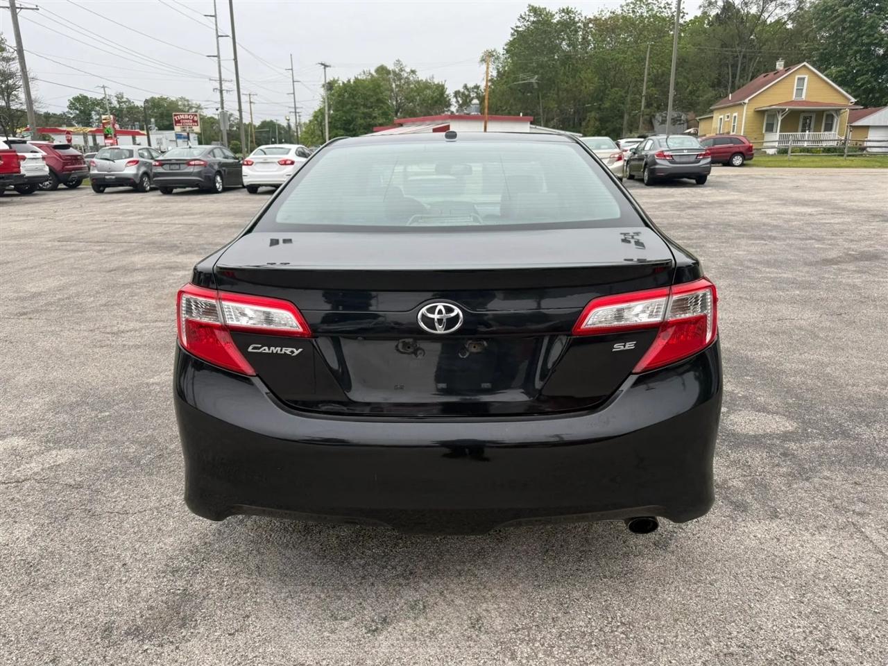 Toyota Camry SE 2012