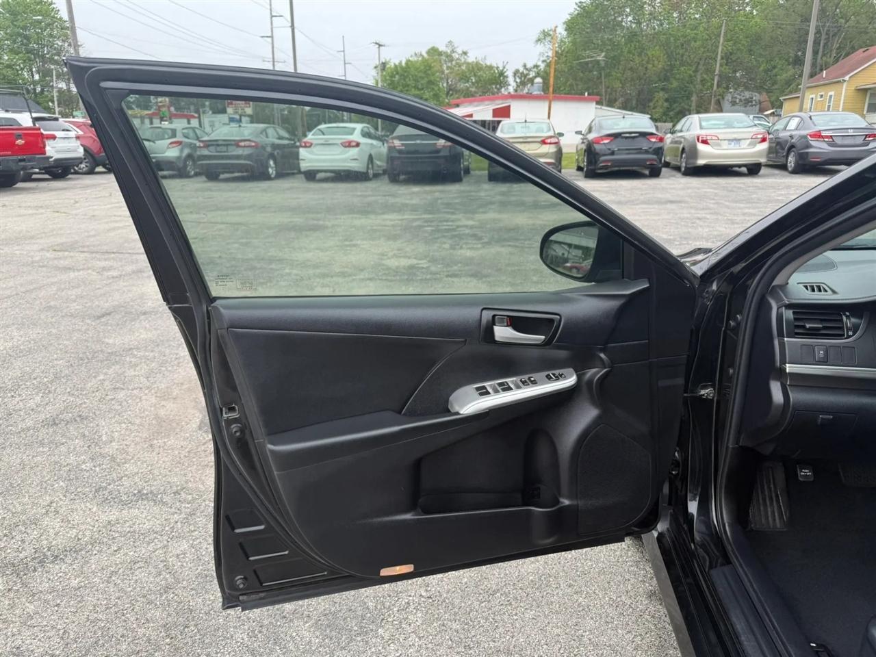 Toyota Camry SE 2012