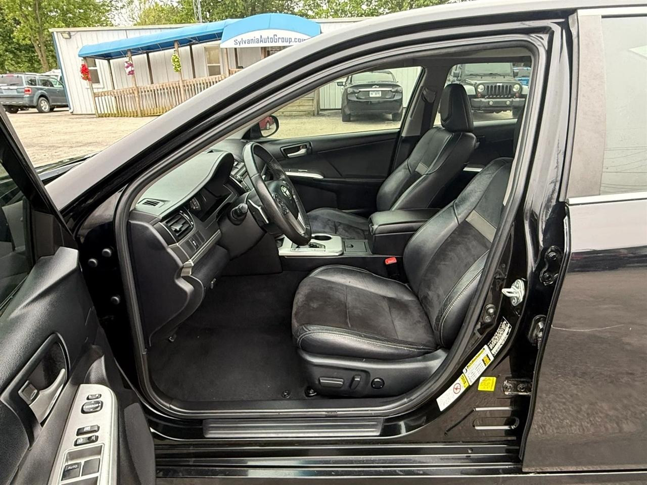 Toyota Camry SE 2012