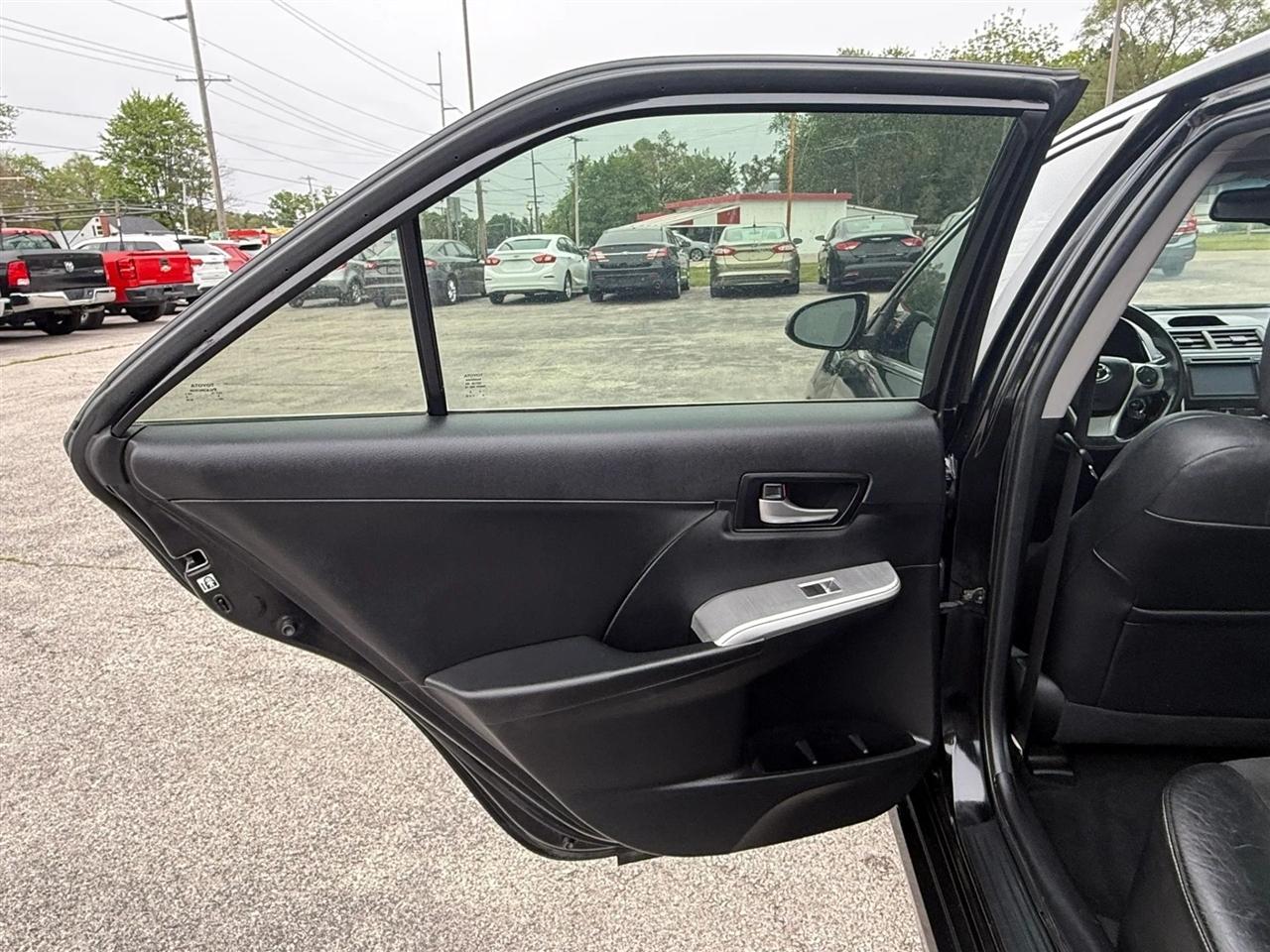 Toyota Camry SE 2012