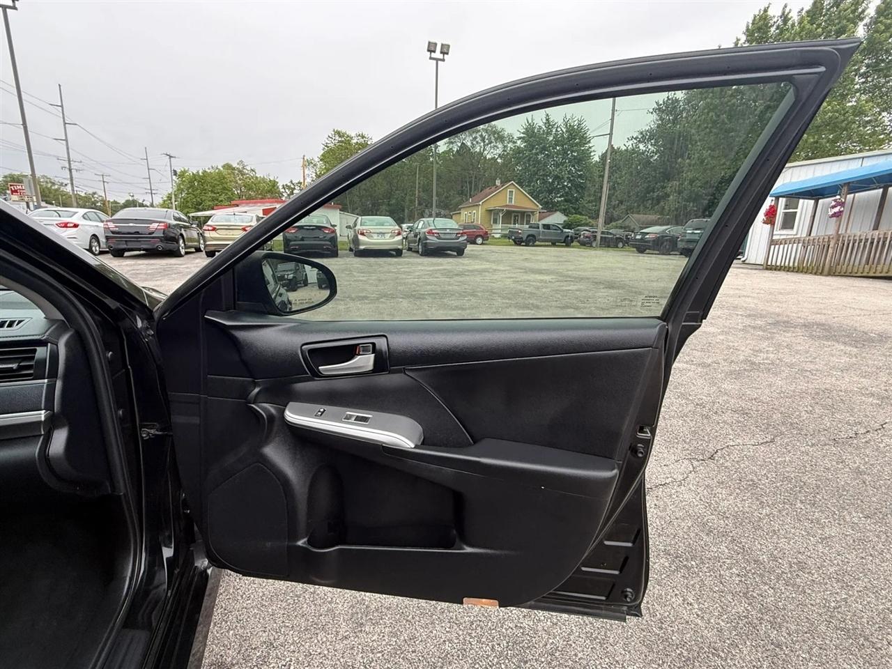 Toyota Camry SE 2012