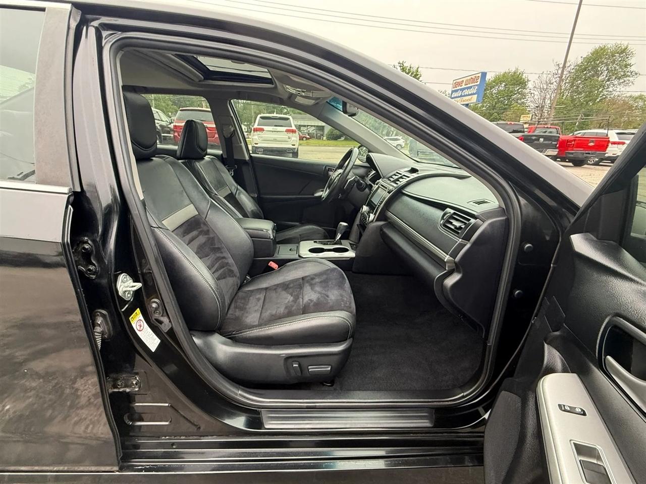 Toyota Camry SE 2012