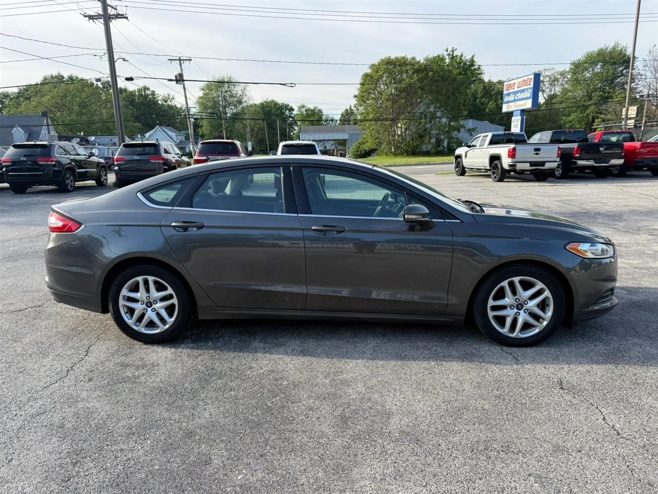 Ford Fusion SE 2016
