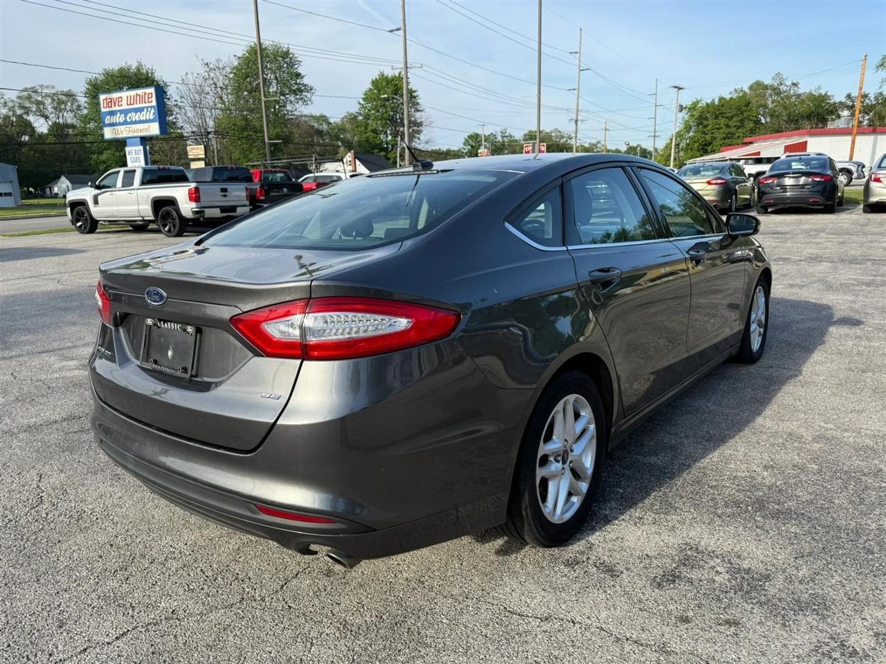 Ford Fusion SE 2016