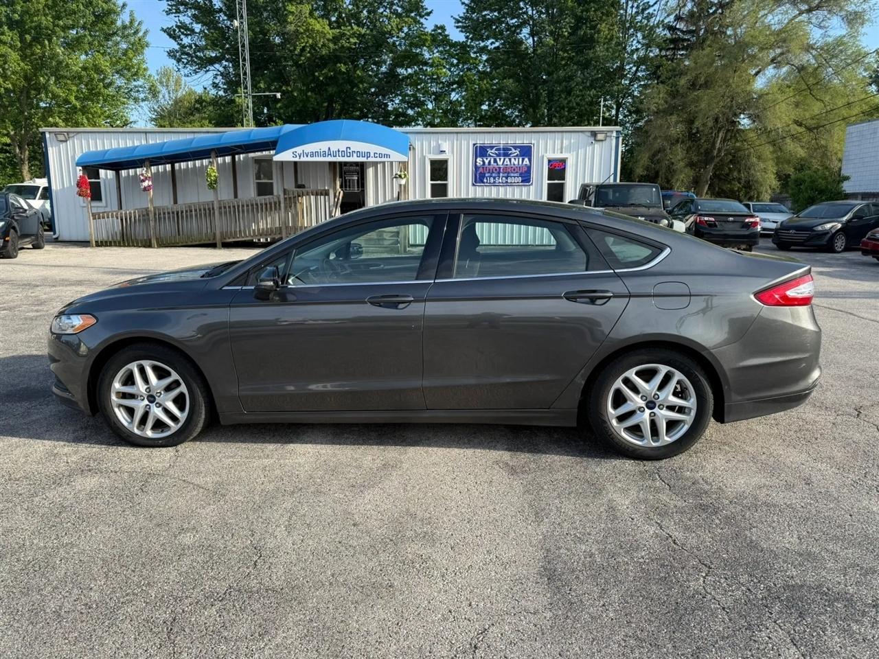 Ford Fusion SE 2016