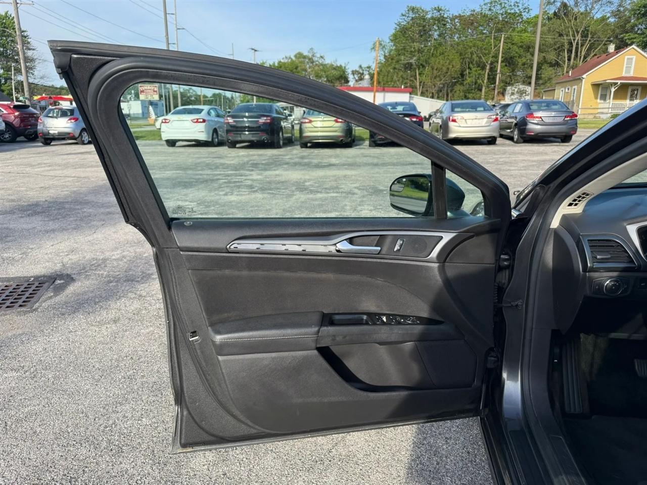 Ford Fusion SE 2016