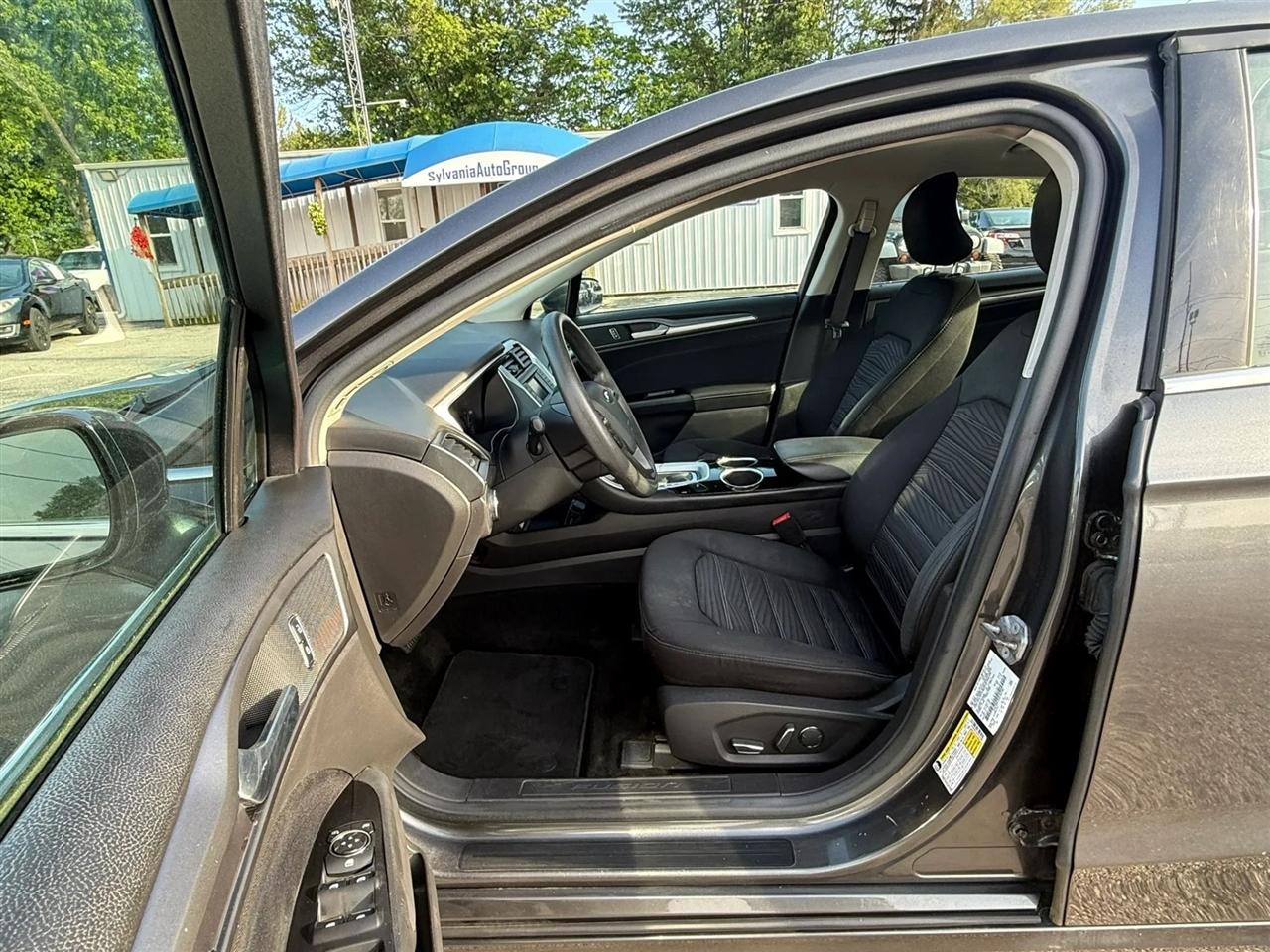 Ford Fusion SE 2016
