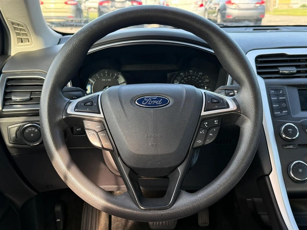Ford Fusion SE 2016