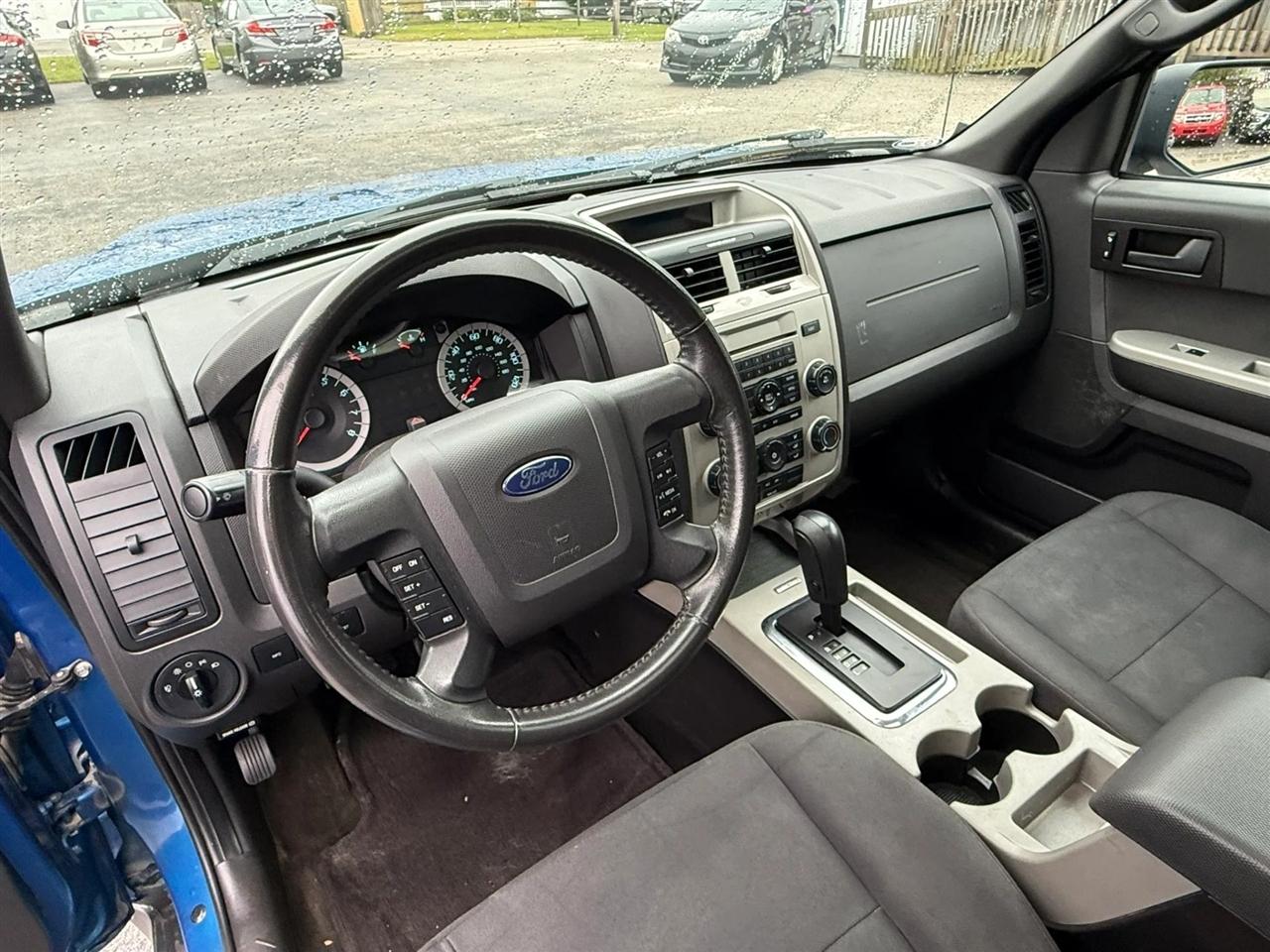 Ford Escape XLT 4WD 2011