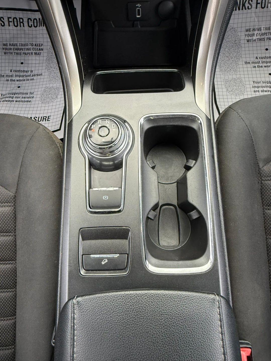 Ford Fusion SE 2017