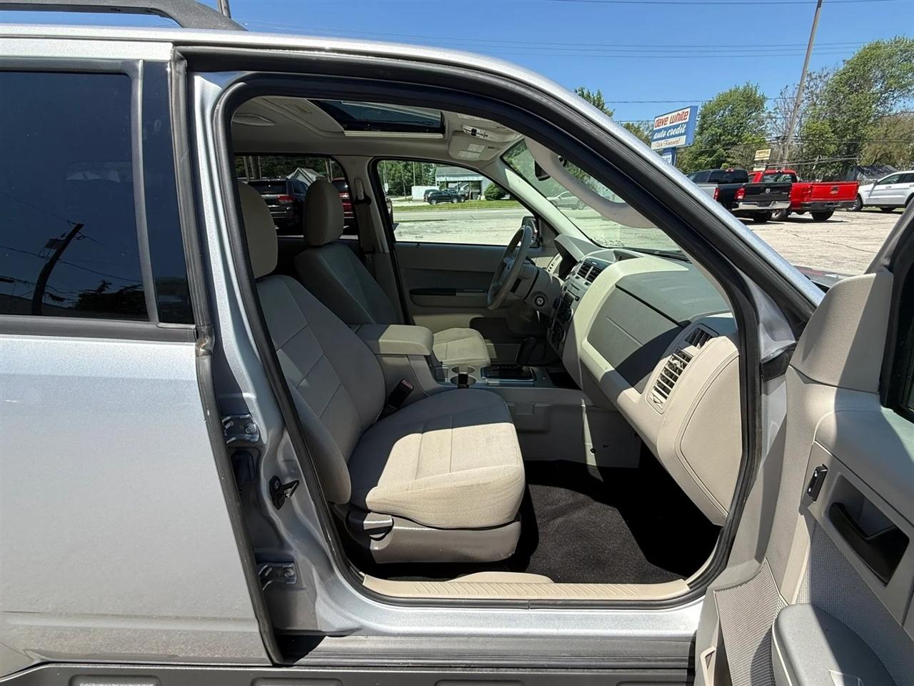 Ford Escape XLT 4WD 2012