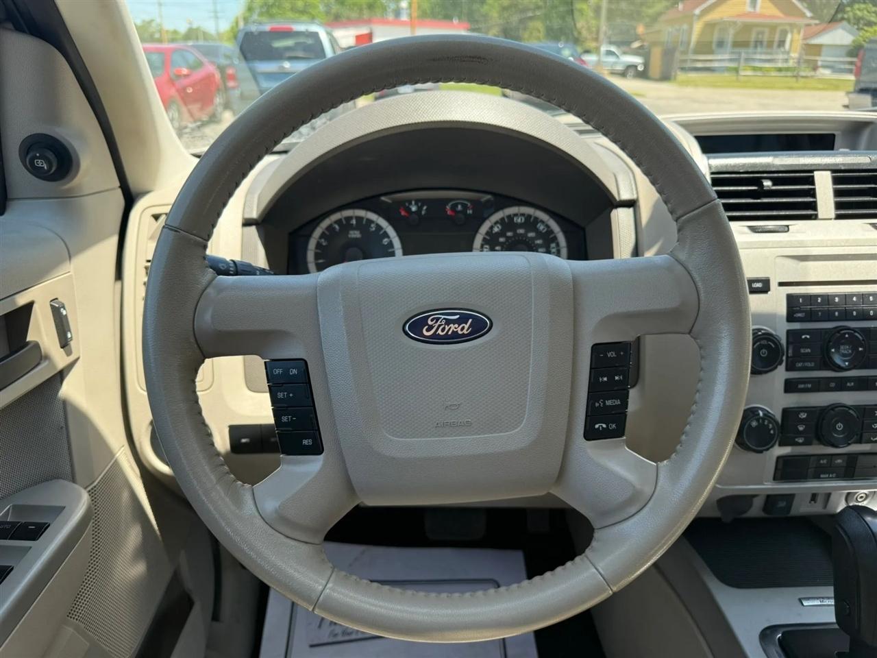 Ford Escape XLT 4WD 2012