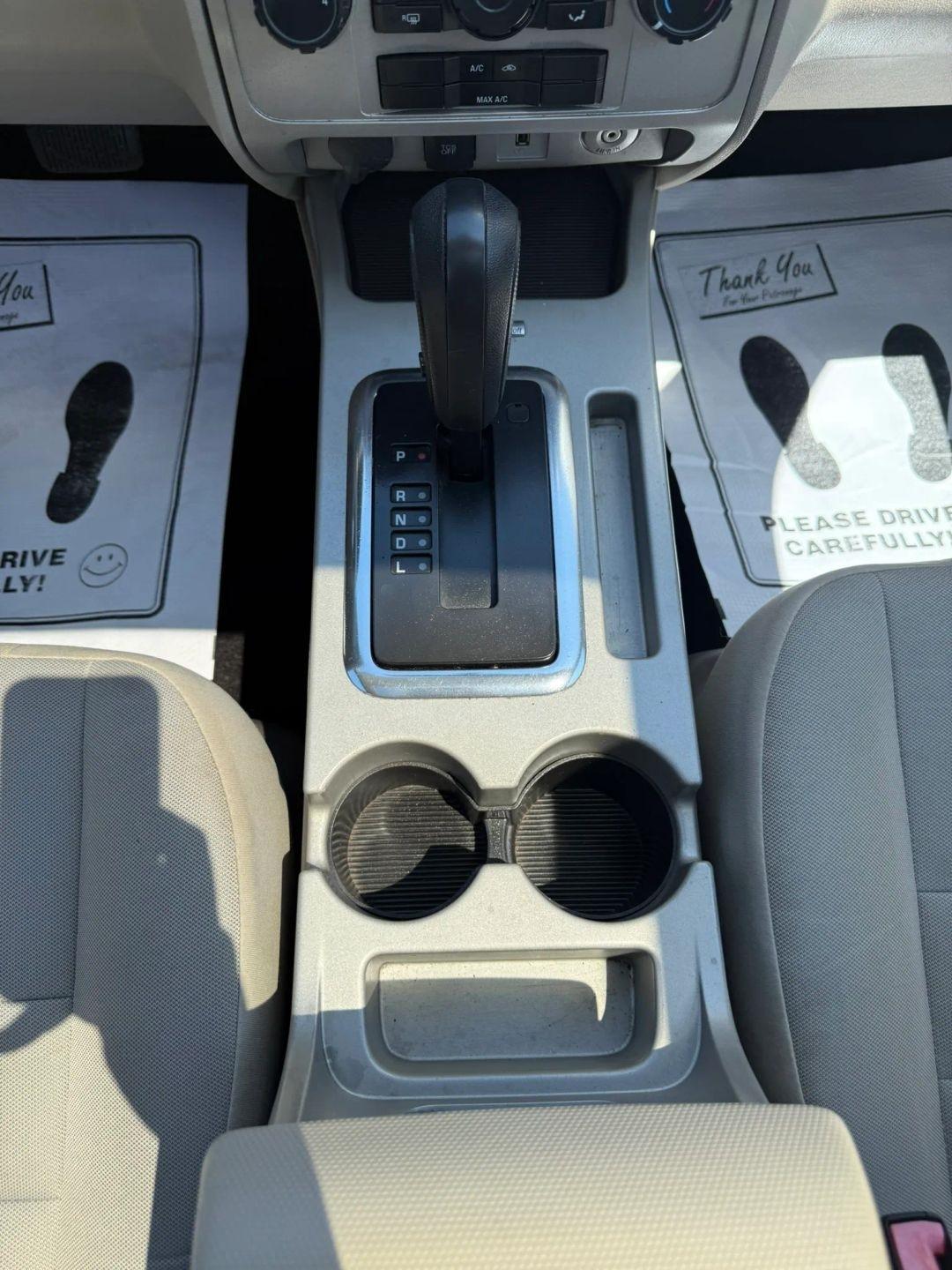 Ford Escape XLT 4WD 2012