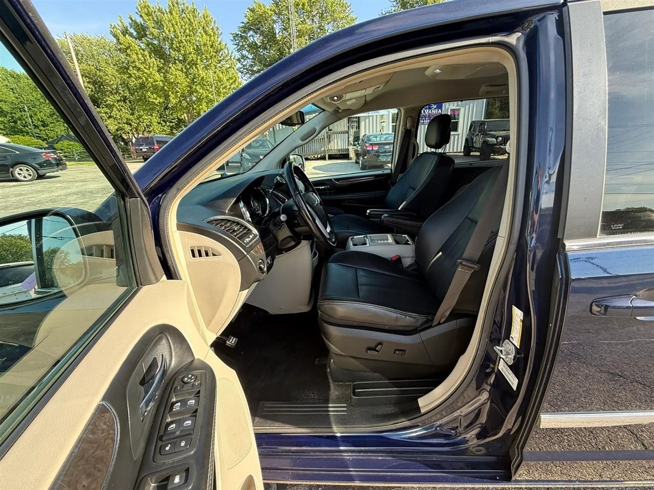 Chrysler Town & Country Touring 2015