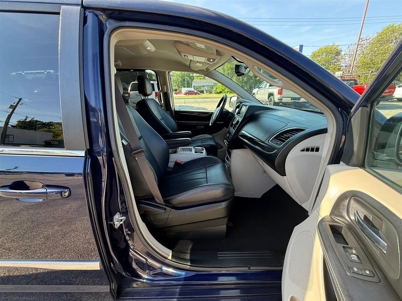 Chrysler Town & Country Touring 2015
