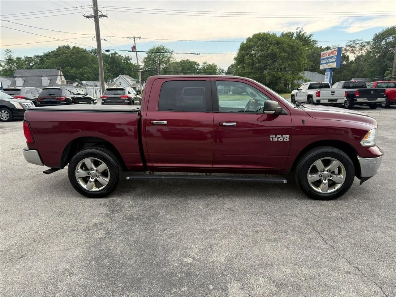 RAM 1500 SLT Crew Cab SWB 4WD 2016