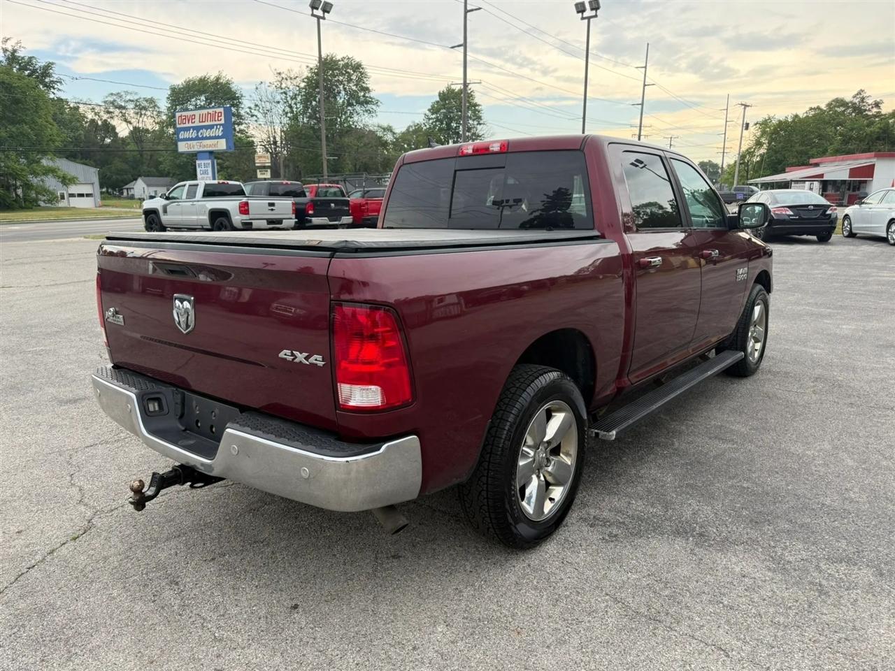 RAM 1500 SLT Crew Cab SWB 4WD 2016
