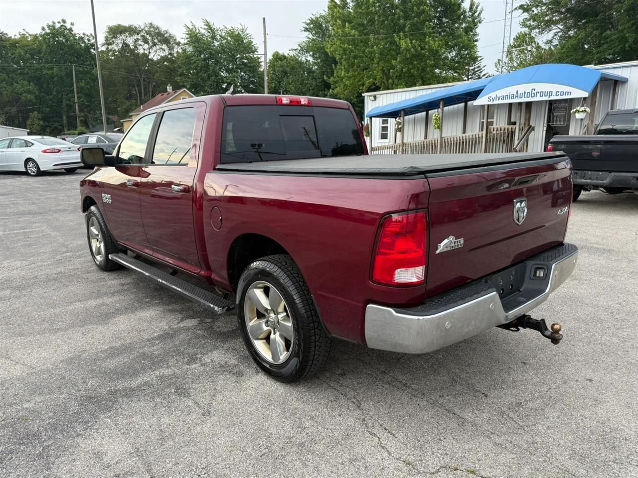 RAM 1500 SLT Crew Cab SWB 4WD 2016