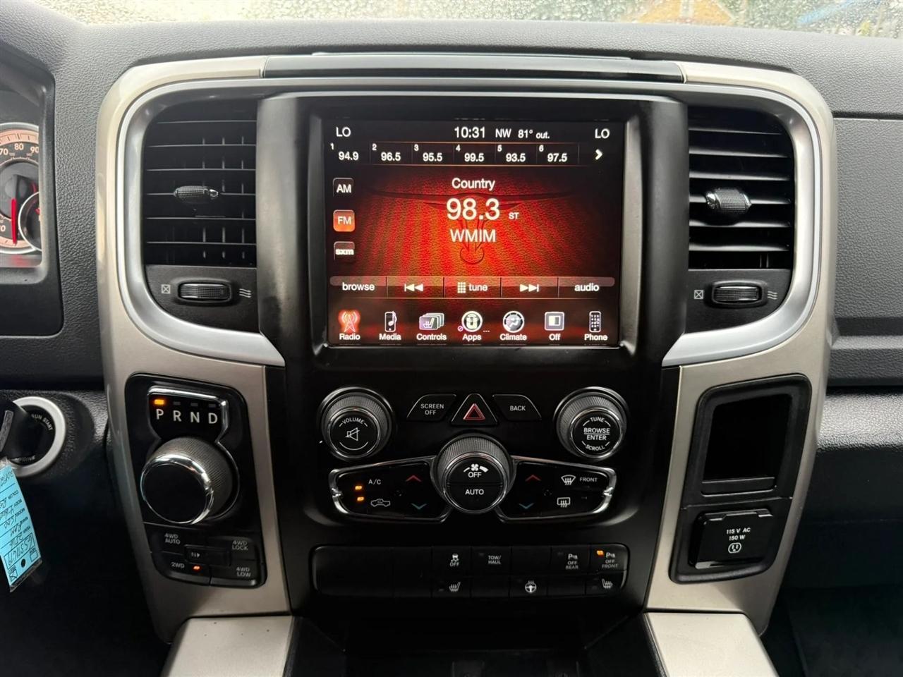 RAM 1500 SLT Crew Cab SWB 4WD 2016