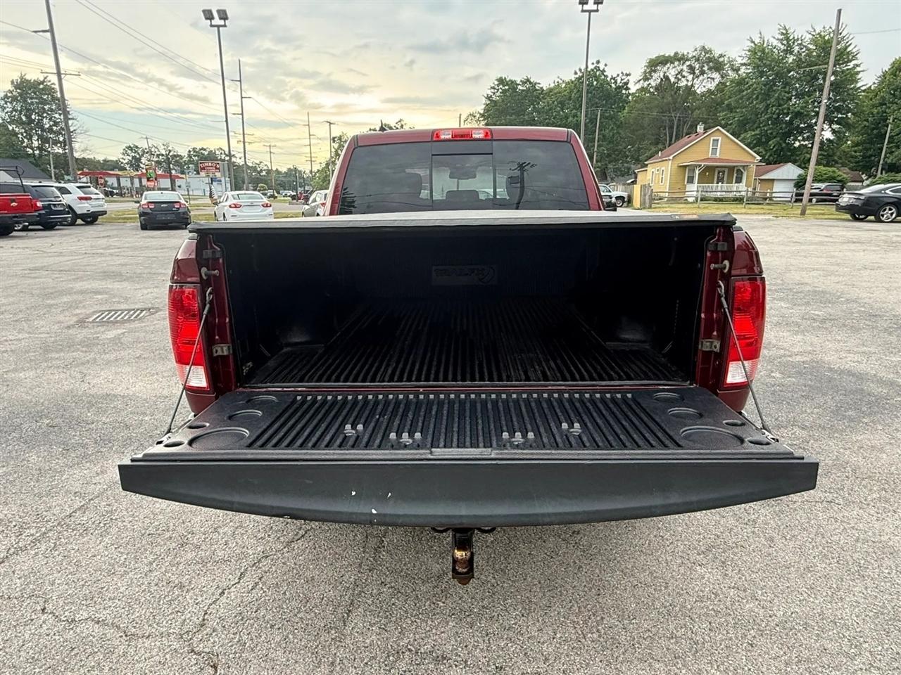 RAM 1500 SLT Crew Cab SWB 4WD 2016