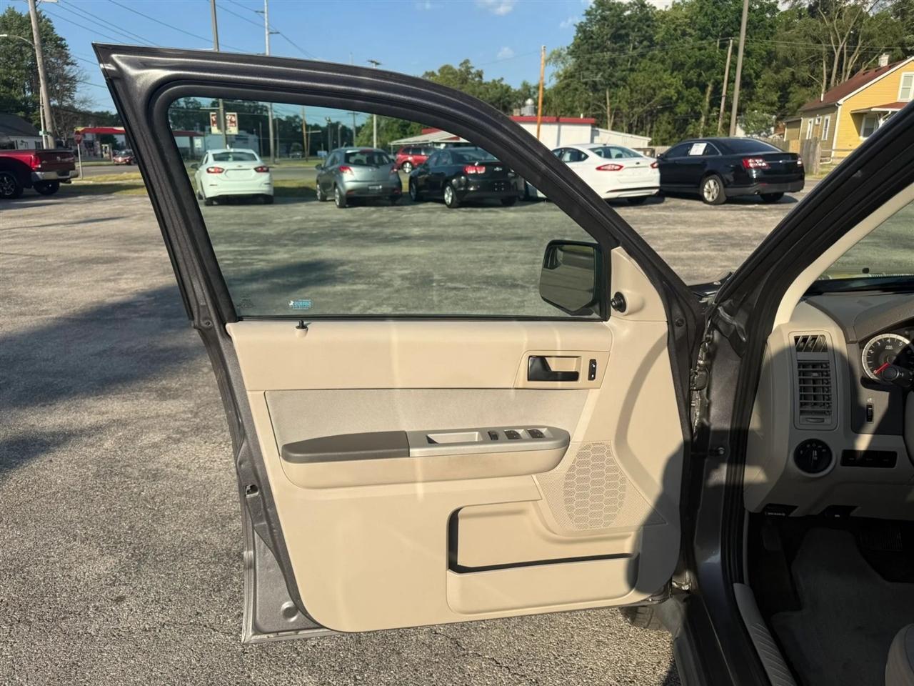 Ford Escape XLT FWD 2012