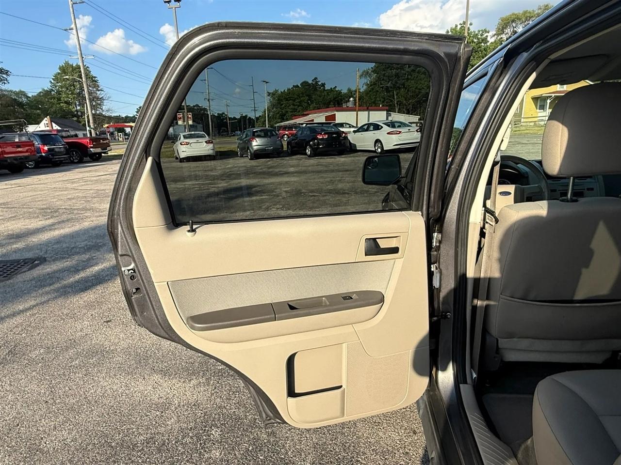 Ford Escape XLT FWD 2012