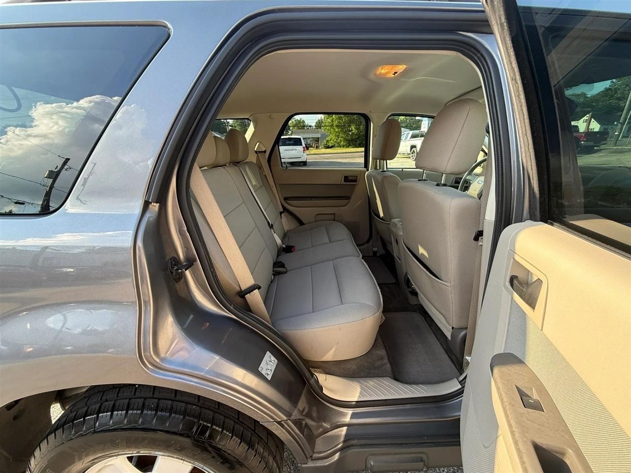 Ford Escape XLT FWD 2012