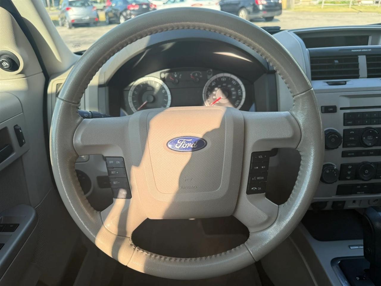 Ford Escape XLT FWD 2012