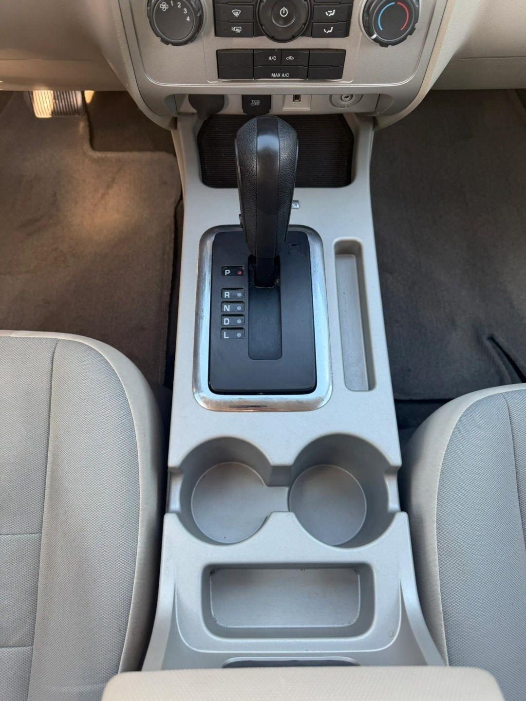 Ford Escape XLT FWD 2012