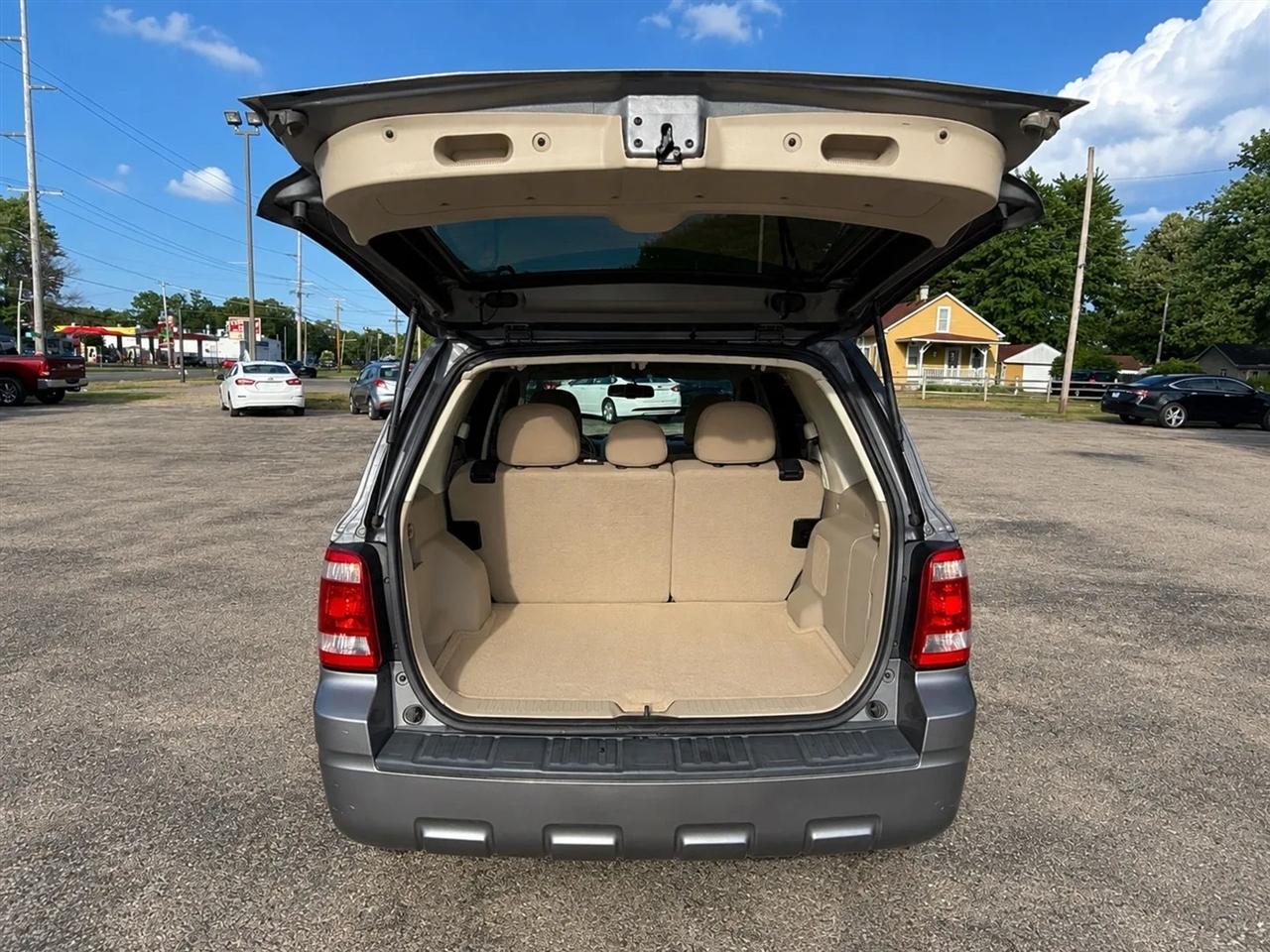 Ford Escape XLT FWD 2012