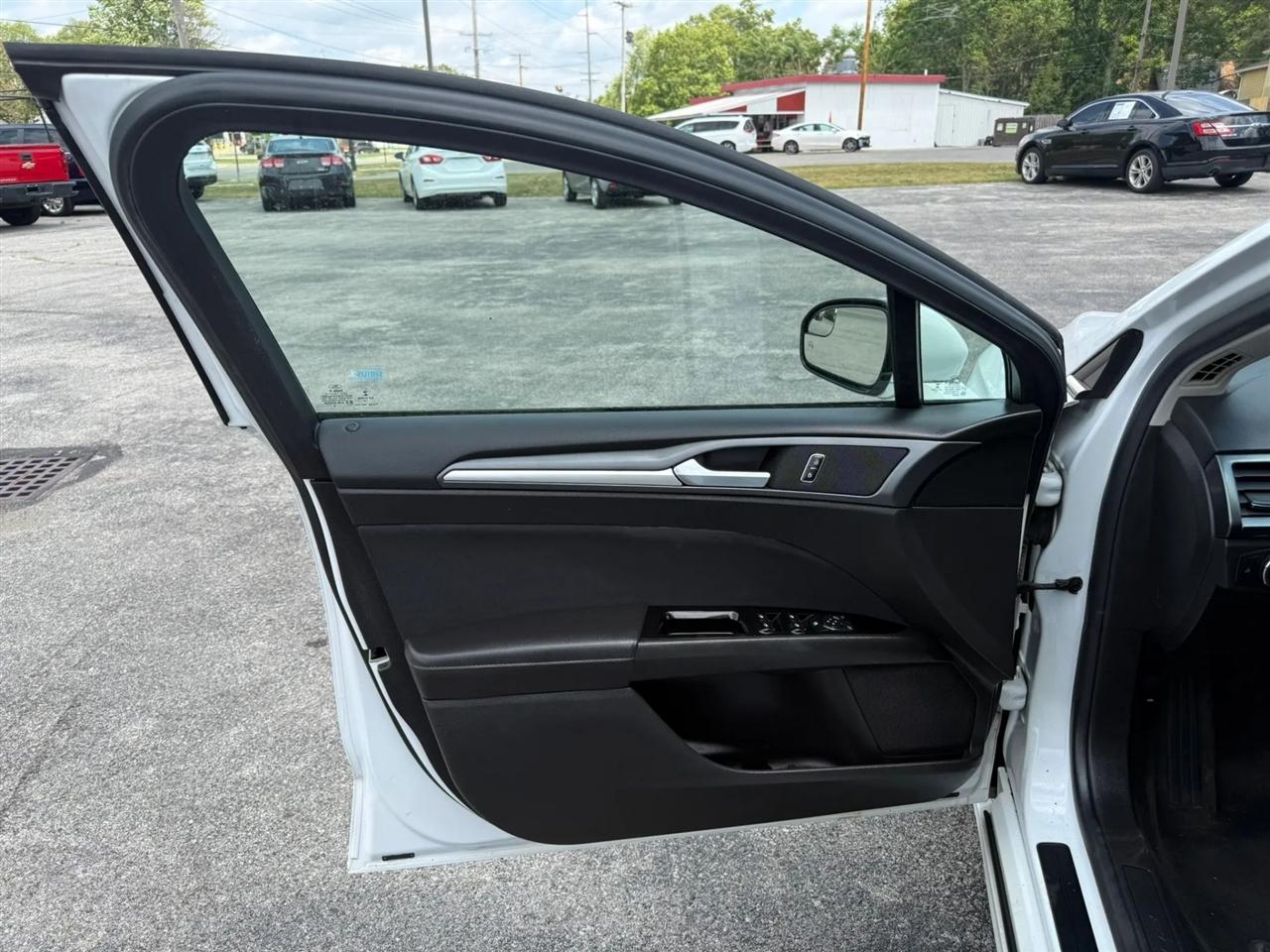 Ford Fusion SE 2014