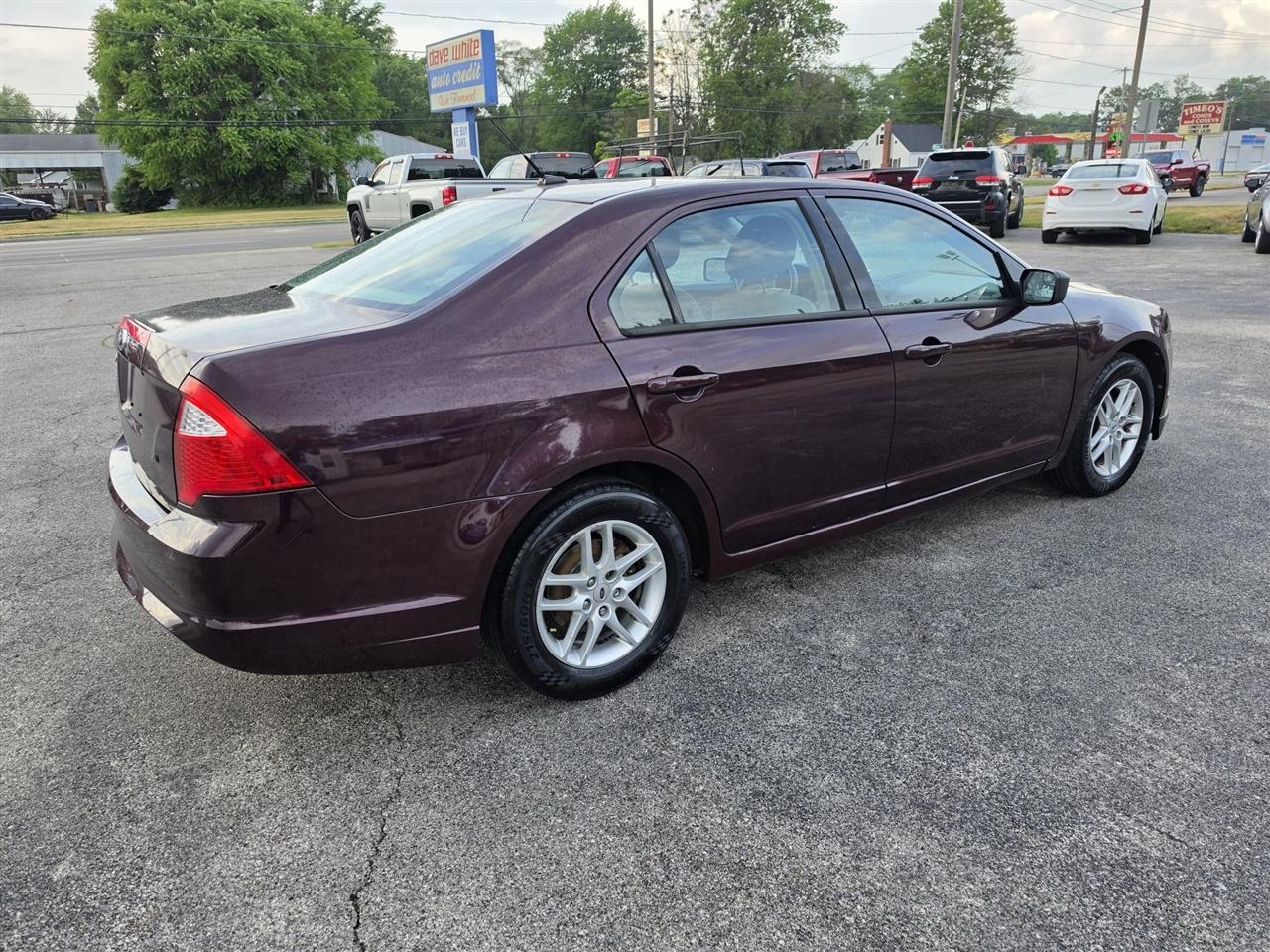 Ford Fusion I4 S 2011
