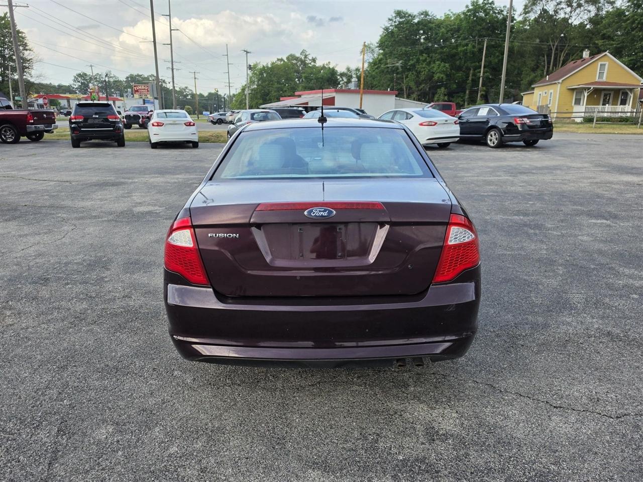 Ford Fusion I4 S 2011