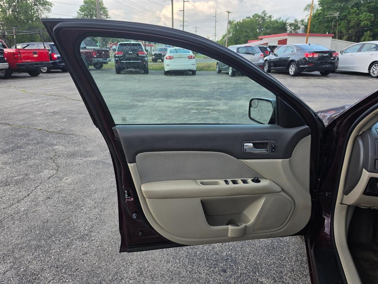 Ford Fusion I4 S 2011